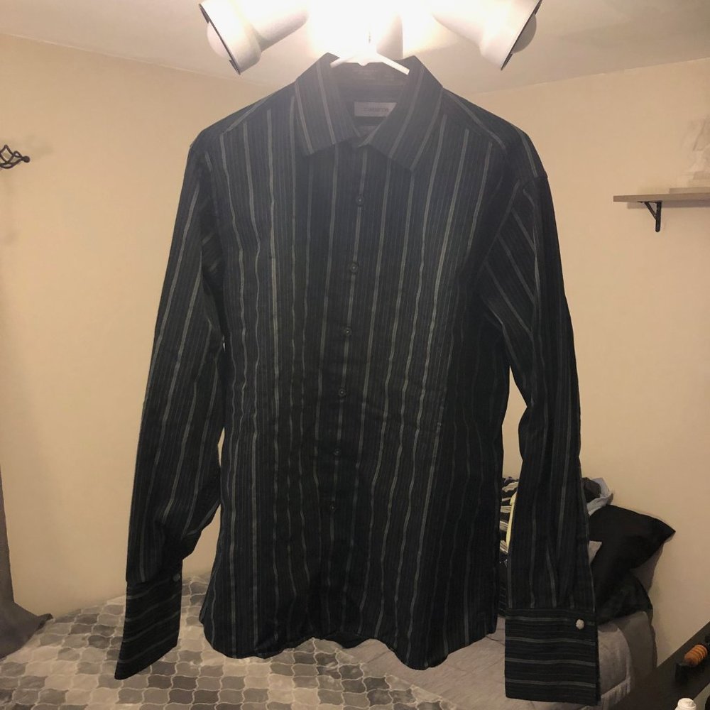 CLAIBORNE BUTTON UP SHIRT - LARGE - STRIPPED BLACK/GRAY
